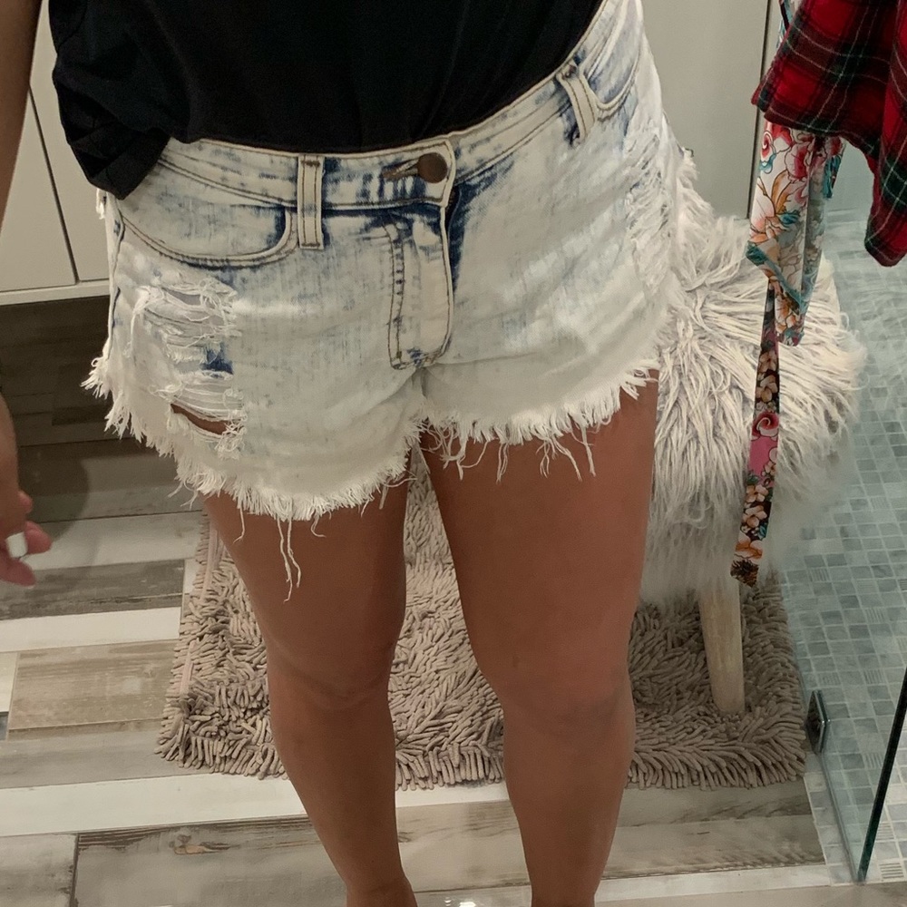 Vibrant distressed shorts large